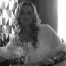 Discover the Sensual World of Della
